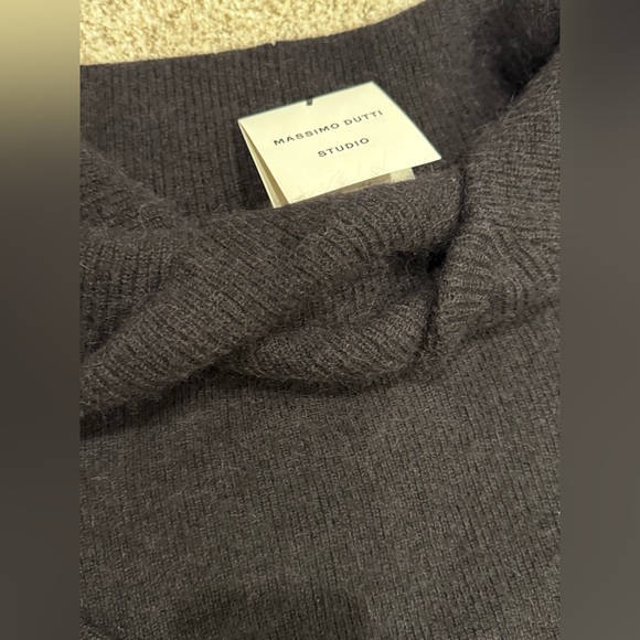 BNWT MASSIMO DUTTI STUDIO BLACK DOUBLE COLLAR DETAIL SWEATER SZ M - Picture 2 of 9